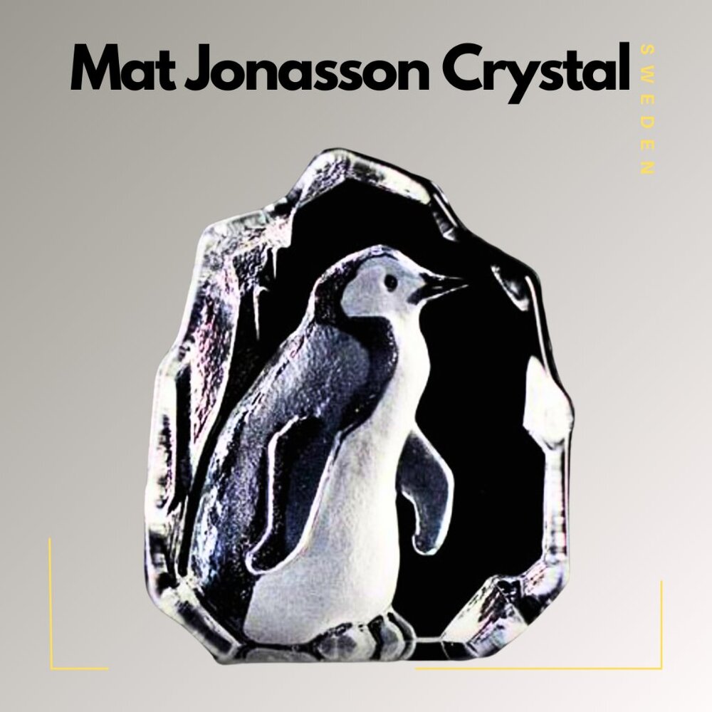 MATS JONASSON Mini Penguin Crystal Sculpture